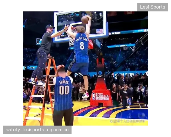 NBA扣篮大赛惊现反物理飞行，高度震撼裁判与观众的视觉盛宴